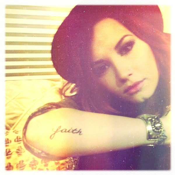 Demetria Lovato updated her profile picture